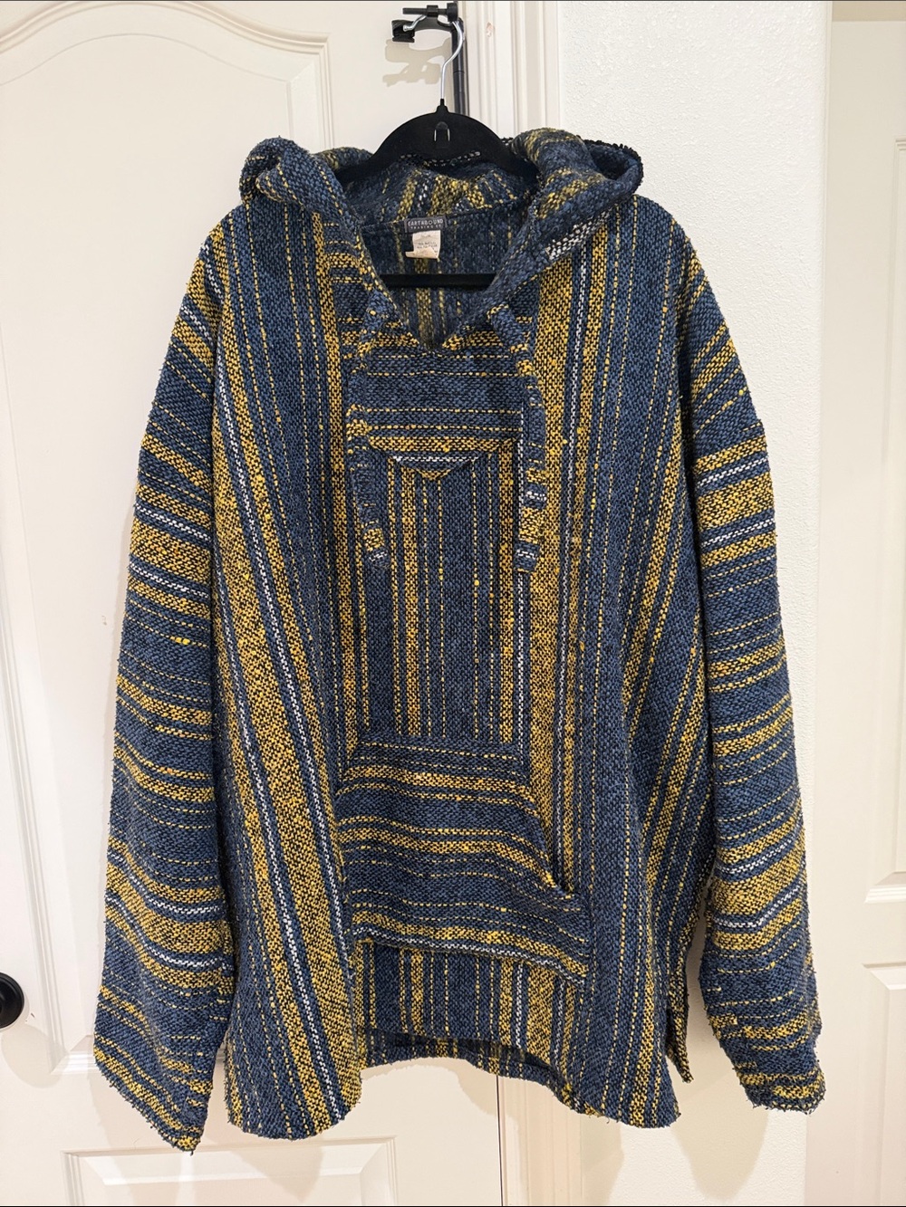 Earthbound trading xxl hooded sweater blue and yellow